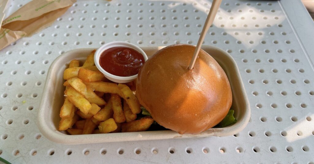 The Canopy Grillのバーガー