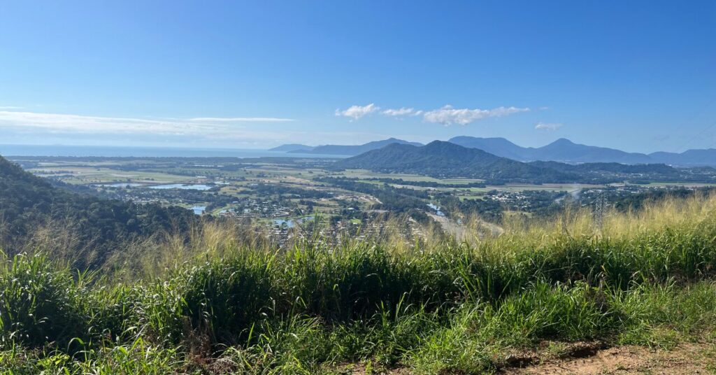 キュランダ鉄道から見た景色