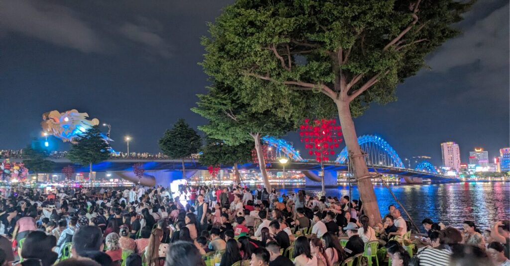 ドラゴン橋周辺の混雑