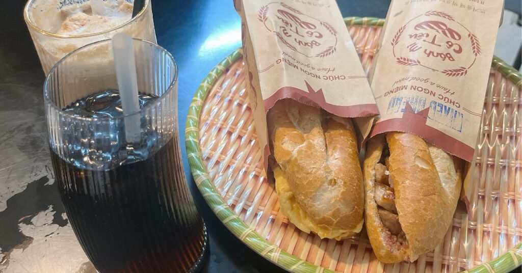 Banh mi Co Tien